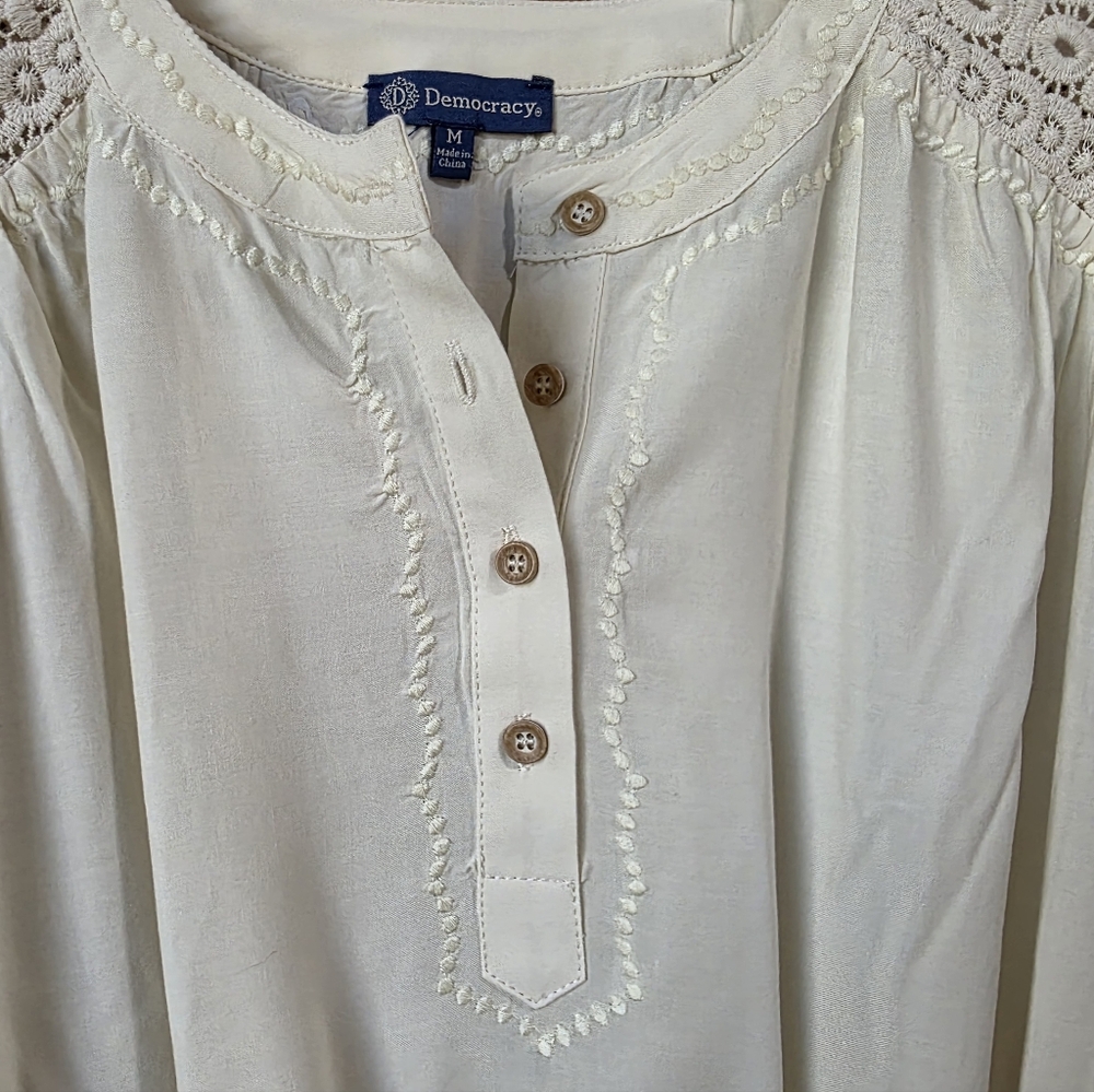 Democracy Cream Crochet Peasant Blouse – Size M - Picture 7 of 16
